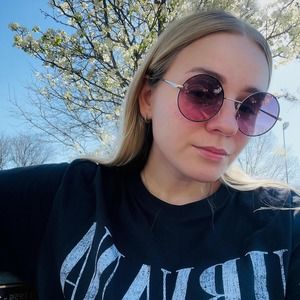 Meet your Posher, Augustė